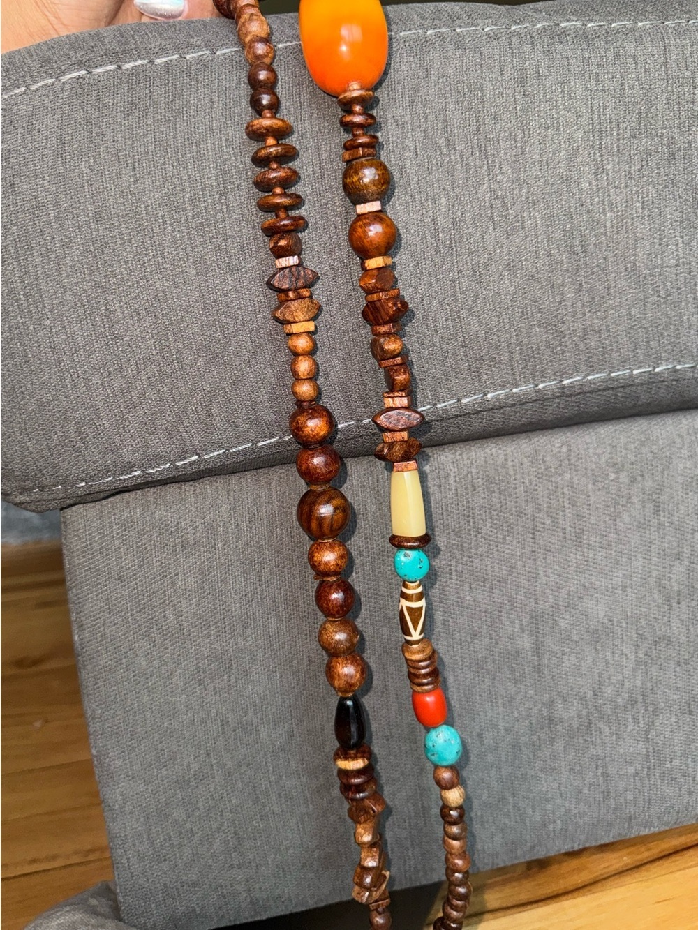 Beaded necklace - Picture 3 of 4